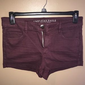 American Eagle maroon short shorts
